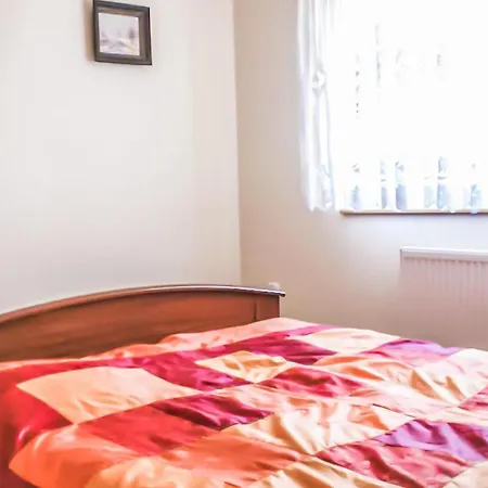 Prázdninový dům 2 Bedroom Beautiful In Chmielno