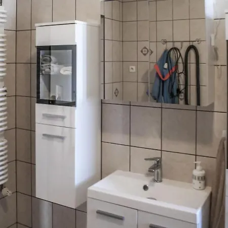 2 Bedroom Beautiful In Prázdninový dům Chmielno
